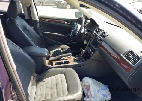 2013 Volkswagen Passat 2.0L Tdi Sel Premium from USA, damaged, VIN 1VWCN7A36DC002806